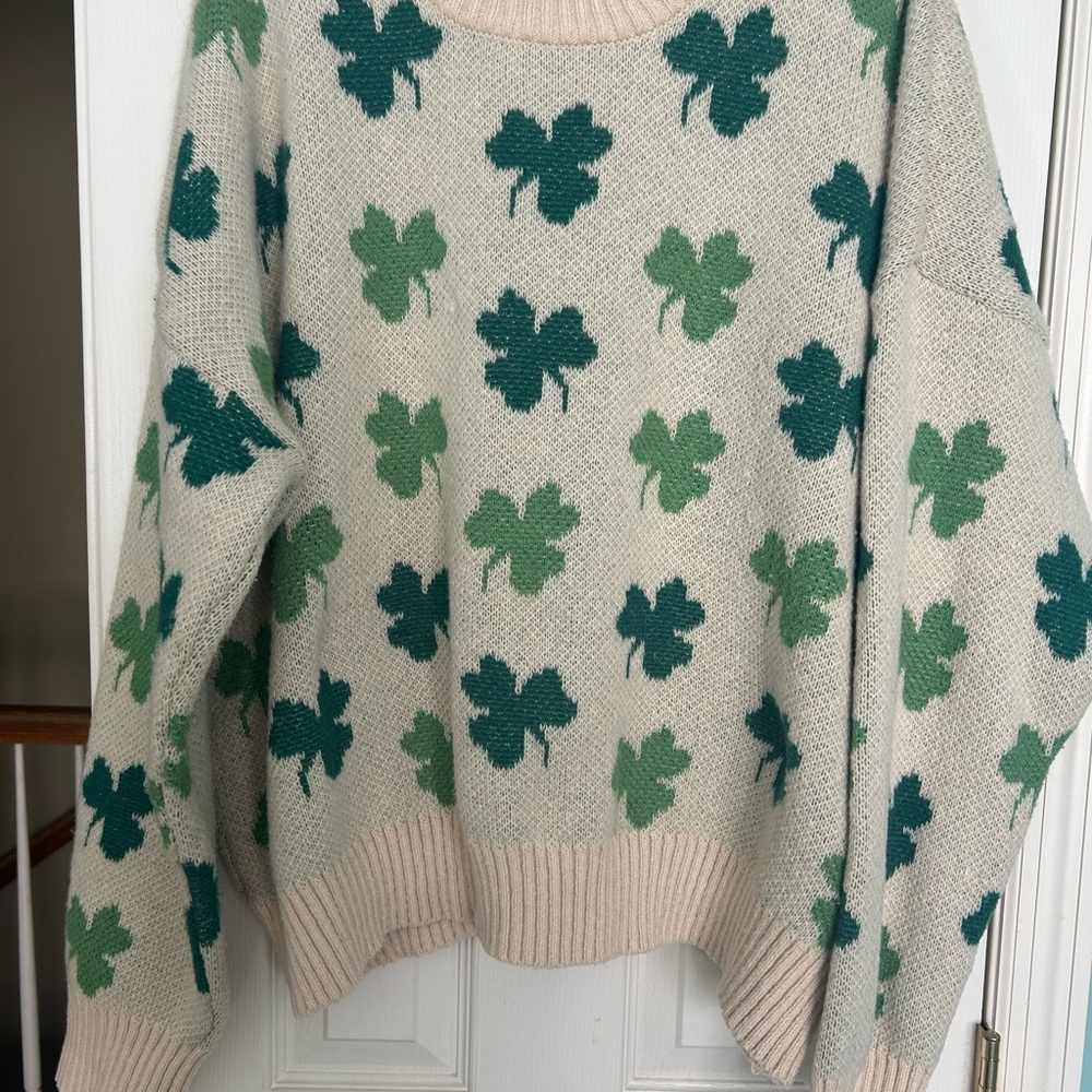 Shamrock ☘️ Cream  and Green Sweater - Women's Cozy Knit -XL